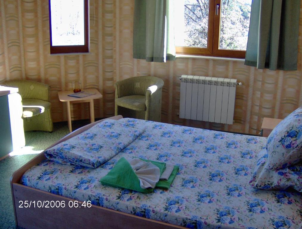 Family Hotel Emaly 1 Bankya Oda fotoğraf